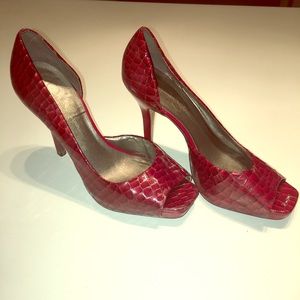 Jessica Simpson Peep-toe Pumps